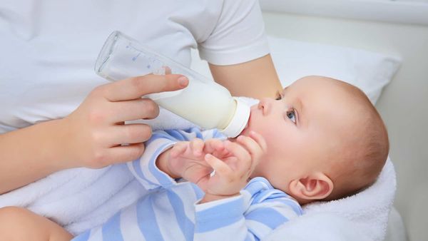 4 Rekomendasi Susu yang Bagus untuk Bayi Baru Lahir
