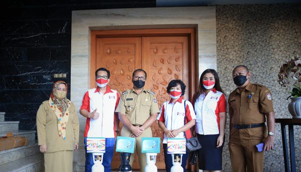 Gereja Pantekosta Tabernakel Kirim Oksigen Bantu Walkot Makassar Danny Pomanto