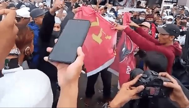 Berita Terkini: Pembakaran Bendera PDIP Berbuntut Proses Hukum