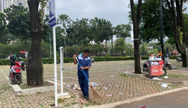 Pastikan Jakarta Tetap Bersih, 150 Petugas Kebersihan Dikerahkan usai Aksi Demo May Day