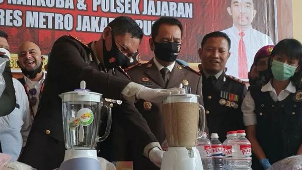 Berita Terkini: Memperingati Hari Bhayangkara, Polres Jakpus Blender Sabu-Sabu