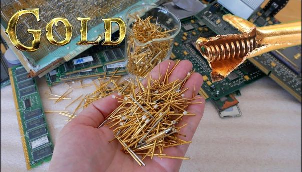 Mencoba Peruntungan dengan Menambang Emas di Sampah Elektronik