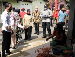 Jokowi dan Ganjar Kembali Bertemu dengan Jamuan Hangat Warga, Ini Gambaran Hingar Bingar Desa