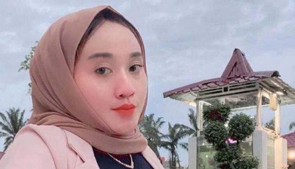 Aulia Salsa: TikToker Hijab yang Viral Pamer Payudara Beri Klarifikasi dan Minta Maaf ke Umat Muslim