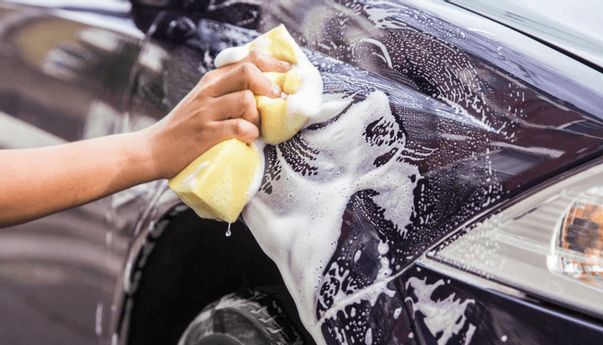 Biar Kinclong Setiap Saat, Seberapa Sering Harusnya Anda Mencuci Mobil?