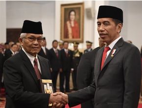 Presiden Jokowi Anugrahi 6 Tokoh sebagai Pahlawan Nasional, Berikut Daftarnya?