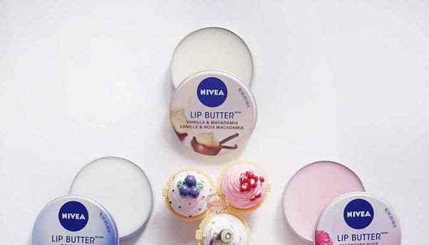 Lip Balm dan Lip Butter, Perbedaan dan Manfaatnya untuk Bibir