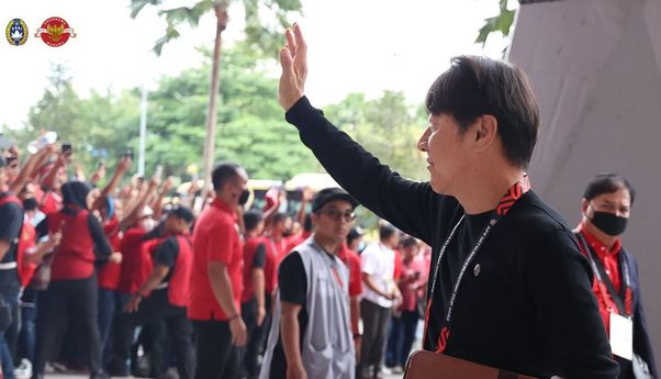 Geram Oknum Suporter Timnas Indonesia Serang Bus Thailand, Shin Tae-yong: Kita Bisa Saja Bertanding Tanpa Penonton