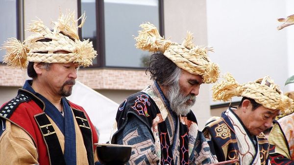 Fakta Menarik Suku Ainu Jepang yang Hampir Punah