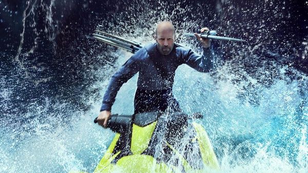 Jason Statham Kembali Beraksi Lawan Hiu Megalodon dalam Trailer Film “Meg 2: The Trench”