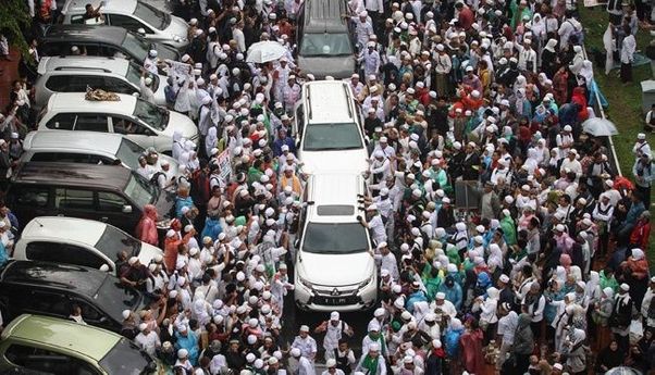 Inilah Deretan Mobil Mewah yang Dipakai Habib Rizieq Pawai