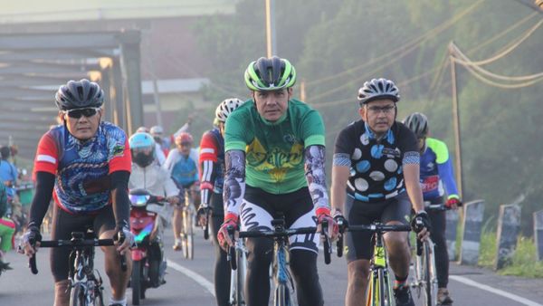 Berita Jateng: Ganjar Pranowo Akan Ramaikan Tour de Borobudur 2020