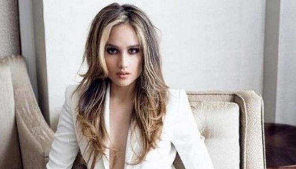 Logat Bulenya Diledek Presenter TV, Cinta Laura: Aku Kecewa