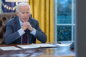 Biden Ucapkan Selamat ke Trump Lewat Telepon, Undang Bertemu di Gedung Putih