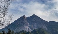 Gunung Merapi Erupsi Lagi, Tinggi Kolom hingga 2.000 Meter