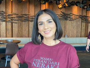 Nova Eliza Belajar Tarot hingga Hadapi Fobia Ruang Sempit Demi Film Horor 'Mama: Pesan dari Neraka'