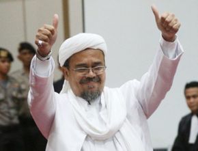 Habib Rizieq Meninggal karena Ditabrak Unta saat Pacuan Unta di Arab, Benarkah?