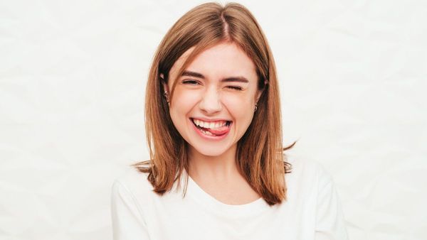 8 Manfaat Tersenyum untuk Kesehatan Fisik dan Mental
