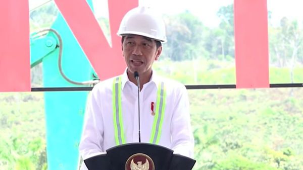 Jokowi Soal Pencopotan Baliho Ganjar-Mahfud: Mestinya Minta Izin ke Pengurus Partai di Daerah