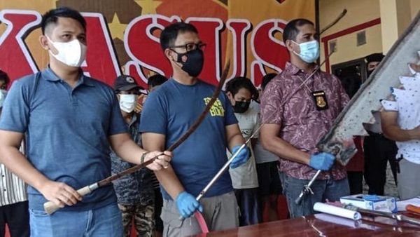 Polisi Tangkap 10 Orang Anggota Geng Motor Viral Pamer Sajam di Serang
