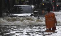 Terowongan Tol Cikunir Direndam Banjir Jakarta, Aktivitas Kendaraan Lumpuh