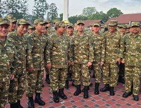 Prabowo Jelaskan Esensi Latihan Baris Berbaris Hari Pertama Retreat Kabinet Merah Putih di Akmil Magelang