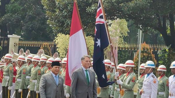 Prabowo Terima Kunjungan Wakil PM Sekaligus Menhan Australia di Kantor Kemenhan