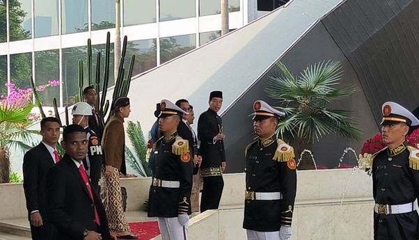 Presiden Jokowi Kenakan Pakaian Adat Betawi Hadiri Sidang Tahunan MPR