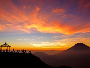 Berburu Sunrise di Wisata Dieng, Jawa Tengah