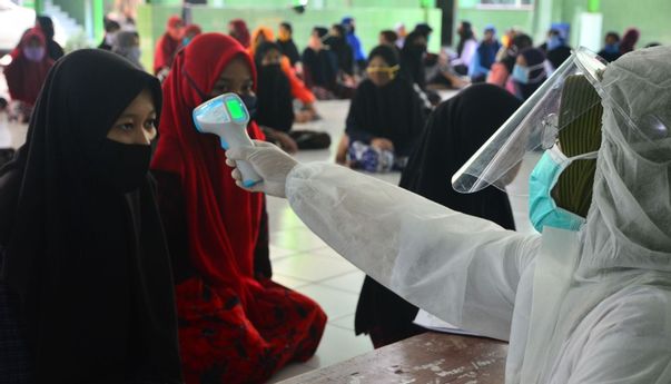 Lengkap, Ganjar Ungkap 4 Klaster Penyumbang Covid-19 Tertinggi di Jateng, Salah Satunya Kerap Didatangi