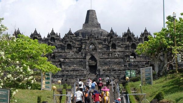 Fadli Zon Tegaskan Tidak Ada Pemasangan Eskalator di Candi Borobudur, Hanya Chairlift