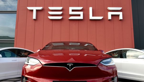 Parah! Tesla Operasikan Pabriknya di Tengah Pandemi