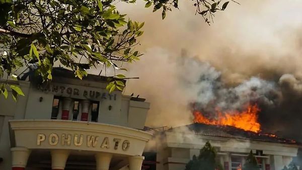 Tersangka Kericuhan Berujung Pembakaran Kantor Bupati Pohuwato Gorontalo Bertambah Jadi 25 Orang