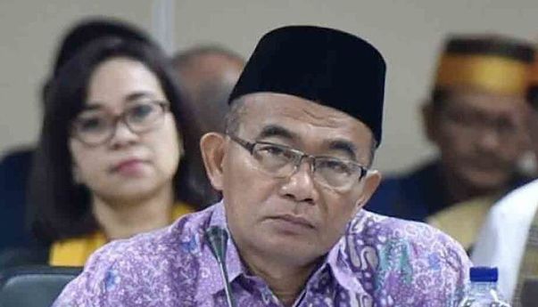 Berita Hari Ini: Menko PMK Anggap Kendala PPDB Daring sebagai Persoalan Wajar