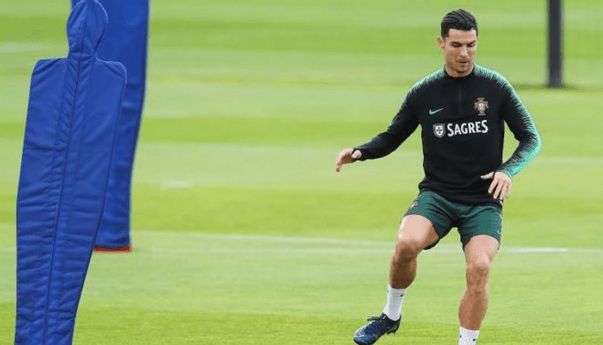 Bosan Berdiam di Rumah, Cristiano Ronaldo Pinjam Stadion untuk Latihan Mandiri