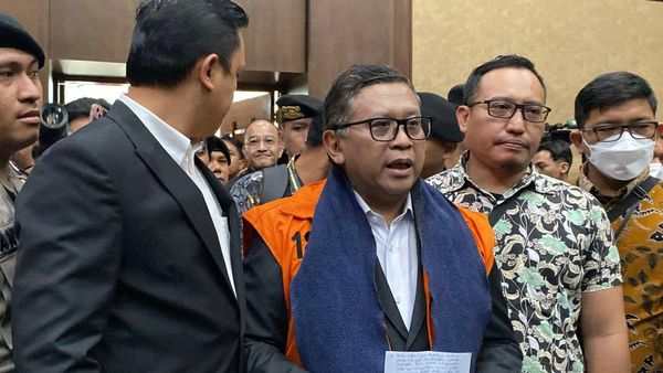 Hadir Sidang Perdana, Hasto: Hampir Semua Dakwaan Merupakan Produk Daur Ulang