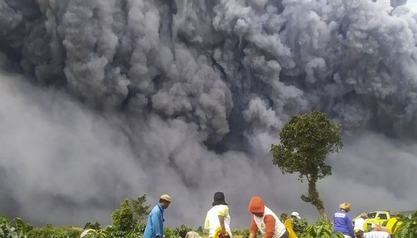 Cerita Saksi Mata Letusan Gunung Sinabung: Seperti Disulap, Tadi Terang jadi Gelap