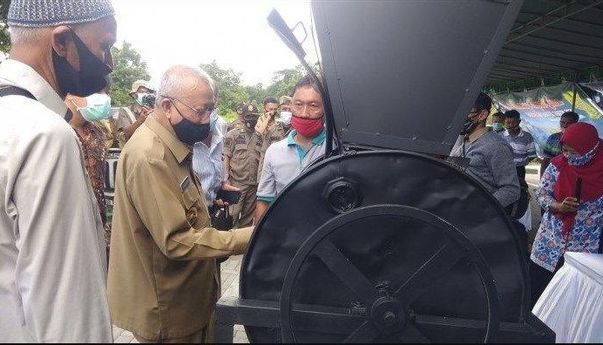 Menginspirasi! Pria 70 Tahun Asal Bantul Bikin Mesin Pemipil Jagung dari Drum Bekas