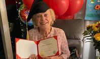 Kisah Eileen Delaney, Nenek yang Akhirnya Lulus SMA di Usia 93 Tahun