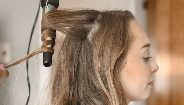 7 Saran dari Hairstylist Agar Rambut Berwarna Tetap Terawat dan Sehat