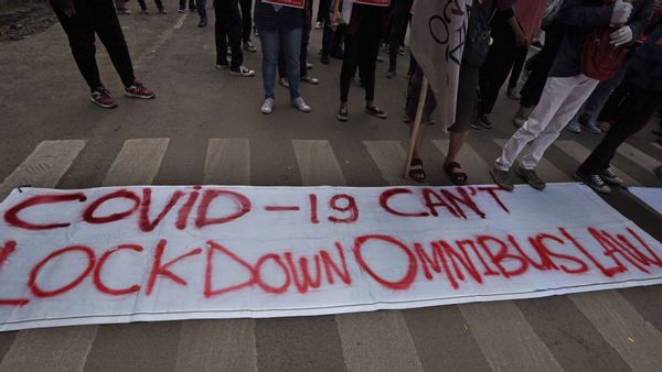 Berita Terkini: Panas! Gelombang Demo UU Cipta Kerja Belum Usai, Buruh Akan Bercokol di Muka Istana