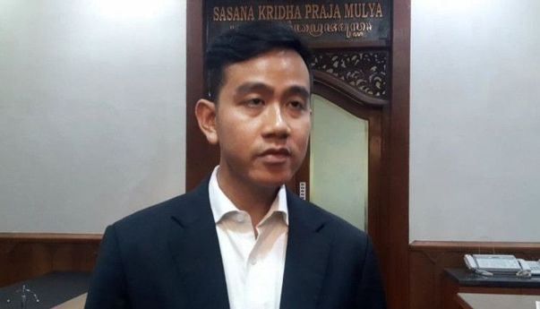 Gibran Rakabuming Bantah Iriana Cawe-cawe Dorong Dirinya Jadi Cawapres