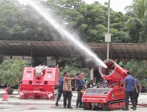 Jakarta Beli Robot Pemadam Kebakaran Senilai 40 M