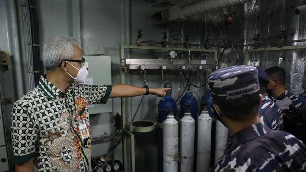 Kabar Baik, Kapal Perang KRI Soeharso Pasok Oksigen ke Jawa Tengah