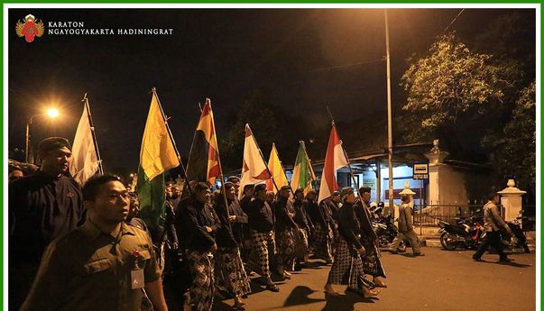 Berita Jogja: Tradisi Mubeng Beteng Kraton Yogyakarta Malam 1 Suro 2020 Ditiadakan