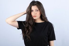 6 Perubahan Rambut Seiring Usia dan Tips Perawatan