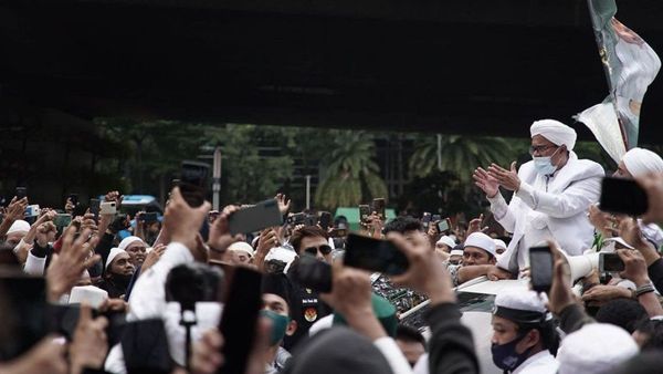 Rizieq Shihab dan Jaksa Coba Melawan Putusan Hakim PN Jakarta Timur