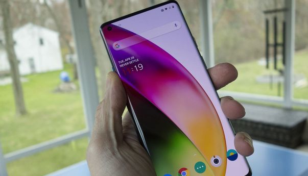 Oneplus 8 Pro dilengkapi Kamera Tembus Pandang Plastik dan Pakaian?
