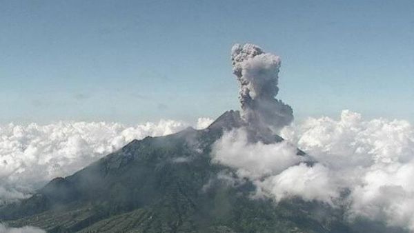 Berita Jogja: Gunung Merapi Alami Dua Kali Gempa Guguran, Warga Dengar Suara Gemuruh