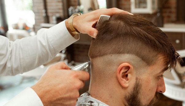 Tampil Makin Maskulin, Ini 6 Model Potongan Rambut 2 Jari untuk Pria